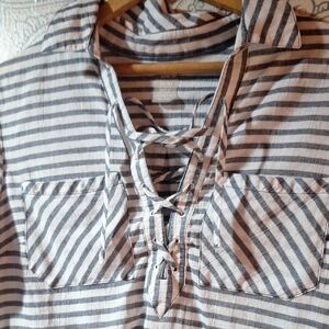 Mountain Hardwear White and Gray Striped Shirt, Size M